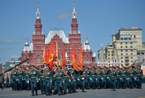 DEMONSTRAŢIE DE FORŢĂ! Rusia îşi dezvăluie ARSENALUL MILITAR de Ziua Victoriei. Paradă militară grandioasă în Piața Roșie din Moscova - LIVE VIDEO