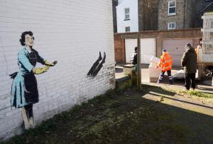Un mural de Banksy, distrus de agenţii de la salubritate la nici o zi de când a fost dezvăluit. "Motive de securitate"