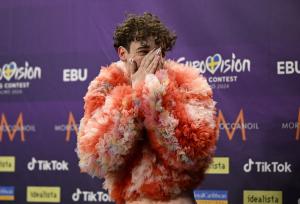 Elveţia a câştigat Eurovision 2024. Nemo a spart trofeul la scurt timp; competiţia nu a fost lipsită de momente tensionate
