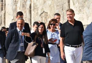 Preşedintele Iohannis şi prima doamnă, în Italia. Vizită la situl arheologic Pompei (Foto)