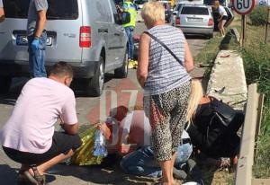 Soția motociclistului mort la Lețcani, în genunchi lângă trupul acestuia: "Ai lăsat o familie pentru motoarele tale"