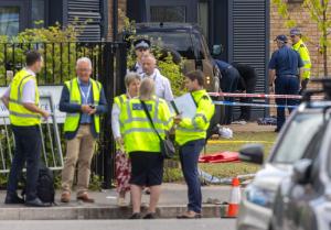 Un SUV a intrat în clădirea unei şcoli din Wimbledon: O fetiţă a murit, alte 8 persoane au fost rănite. Femeia aflată la volan a fost reținută