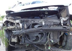 O familie de români, cu două fetiţe, a fost victima unui accident pe o autostradă în Ungaria. Impact teribil pentru maşina în care călătoreau spre ţară