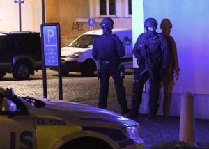 ATAC ARMAT în Suedia! Sunt mai multe VICTIME, după ce un bărbat a deschis focul în mulţime (VIDEO)