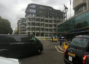 O femeie a murit după ce a căzut de pe un hotel de 5 stele din Londra
