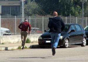Român evadat din închisoarea din Foggia, ca să scape de coronavirus, căutat de zeci de poliţişti, în Italia