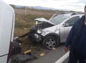 Plan roşu de intervenţie după un accident cu patru maşini ciocnite la Jupa, în Caraş-Severin