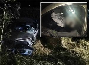 ACCIDENT GROAZNIC în 'CURBA MORȚII'. Doi bărbați AU MURIT PE LOC după ce s-au izbit cu mașina de un copac - GALERIE FOTO