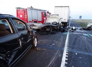 Un şofer a murit STRIVIT în urma unui groaznic accident produs pe autostradă - IMAGINI ŞOCANTE