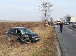 Accident spectaculos în judeţul Ialomiţa. Două SUV-uri s-au făcut praf după un impact devastator (Video)