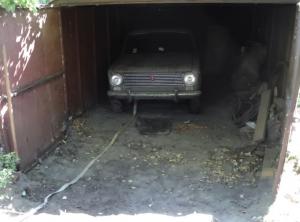 O Lada 2102 fabricată în anii '70, cu doar 80 de kilometri pe odometru, a stat într-un garaj timp de 50 de ani. A fost descoperită acum, în orașul Irpin din Ucraina