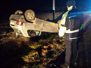 Român lovit mortal şi abandonat pe marginea drumului, în Italia! Şoferul s-a răsturnat cu maşina, apoi a fugit de la locul accidentului (Imagini dramatice)