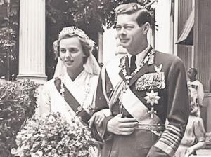 Detalii neştiute ale poveştii de dragoste dintre regele Mihai şi regina Ana: “Aproape că am leşinat când am văzut cât de mare e inelul”. Cadoul de nuntă: un colier de 150000 dolari
