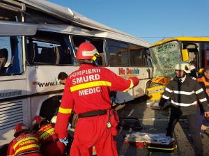 Accident teribil la Satu Mare, două autobuze implicate şi mai multe victime! Autorităţile au activat planul roşu de intervenţie (Foto)