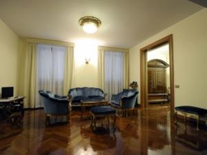 Cum arată apartamentul în care doarme Papa Francisc