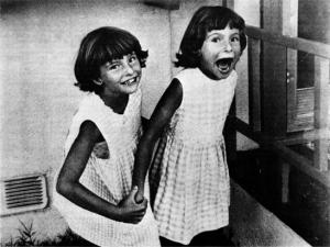 CEL mai MISTERIOS caz din lumea medicinei: Povestea gemenelor Kennedy care au vorbit într-o limbă necunoscută pământului vreme de opt ani (FOTO)