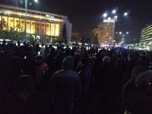 Românii, scoși în stradă de proiectul Legii grațierii. Proteste în toată țara. Incidente la CLUJ!