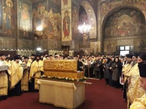 Sfântul Andrei 2017. Sute de persoane au asistat la aducerea moaştelor Sfântului Cuvios Grigorie Decapolitul la Galați