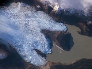 Imagini rare! Un aisberg uriaș s-a rupt din grețarul Grey (Foto)