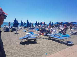 ZECE VICTIME în Italia, după ce o tornadă a lovit o plajă în Ostia