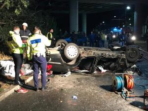 Tragedie cumplită la Arad! Doi tineri au murit, iar altul e în stare gravă după ce BMW-ul în care se aflau a plonjat de pe un pod