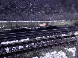 Primele imagini cu trenul deraiat lângă Deva, în care se aflau 120 de călători. A fost declanşat Planul Roşu de intervenţie