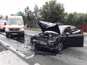 Şase victime în Olt, după un impact devastator. Două maşini s-au ciocnit violent la ieşirea din Balş (Video)