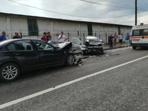 Accident mortal la Paşcani, şoferul unui BMW a depăşit pe linie continuă. Un tânăr care circula regulamentar a murit nevinovat