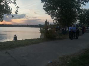 Tânăr urmărit de poliție, dispărut în Lacul Fundeni. Martorii au auzit și focuri de armă
