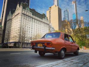 Imagini unice cu New York-ul pustiu văzut dintr-o Dacia 1300 fabricată acum 43 de ani