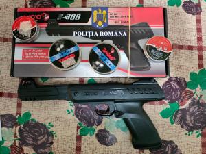 Două firme din Polonia, bănuite că au trimis ilegal în România arme cu aer comprimat. Armele erau vândute pe un site din ţară