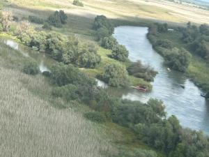 O persoană este dată dispărută, după ce două ambarcațiuni cu turiști s-au ciocnit în Delta Dunării