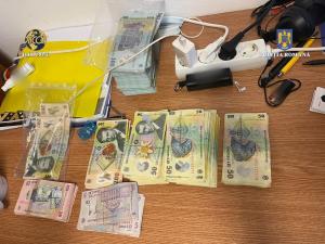 Afacerea ilegală pornită de un tânăr în camera sa de cămin din Cluj-Napoca. A fost ridicat de poliţişti