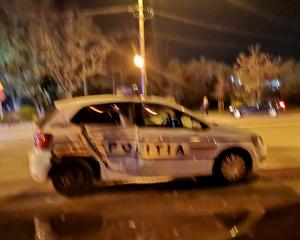 Maşină răsturnată în Mamaia, după un impact puternic cu o autospecială de Poliţie. Agenţii urmăreau un vitezoman