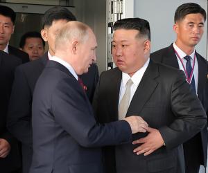 Ce îi promite Vladimir Putin lui Kim Jong Un cu câteva ore înainte de sosirea sa în Coreea de Nord. Mesajul SUA