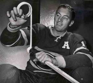 Fostul hocheist canadian Dickie Moore, câştigător de şase ori al Cupei Stanley, a murit