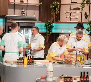 Presiune mare în bucătăria Chefi la cuțite: începe primul battle al sezonului 13. Chef Alexandru Sautner: "Se lasă cu scântei în seara asta!"