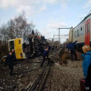 UN MORT şi peste 20 de răniţi, după ce un tren a deraiat în această după-amiază, în centrul Belgiei (VIDEO)