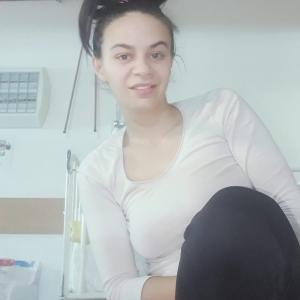 Mămică de gemeni dată în judecată de spitalul din Bistriţa, pentru o postare pe Facebook