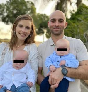 Au murit salvându-și gemenii. Un cuplu din Israel a pierit încercând să-i înfrunte pe teroriștii Hamas care au pătruns în casă