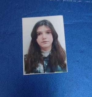 "Sunaţi la 112 dacă o vedeţi pe Maria!" Două fete de 13 ani au dispărut fără urmă din Argeş şi Botoşani. Au plecat de acasă şi nu s-au mai întors