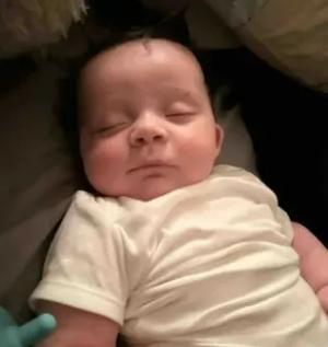 "E aici prin harul lui Dumnezeu". Un bebeluş de 4 luni a supravieţuit miraculos, după ce a fost "aspirat" de o tornadă, în SUA: a fost găsit într-un copac, cu o zgârietură