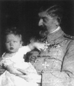 Imagini inedite din copilăria Regelui Mihai I al României