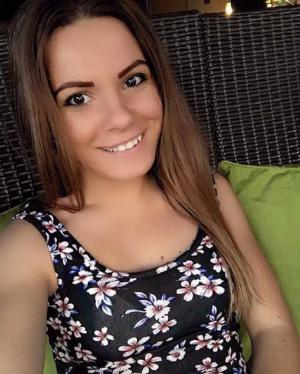 A murit Larisa Ujvari, tânăra studentă la Facultatea de Medicină Oradea. Totul a pornit de la o criză de rinichi, în săptămâna Crăciunului ...
