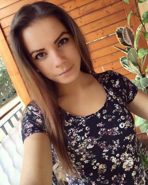 A murit Larisa Ujvari, tânăra studentă la Facultatea de Medicină Oradea. Totul a pornit de la o criză de rinichi, în săptămâna Crăciunului ...