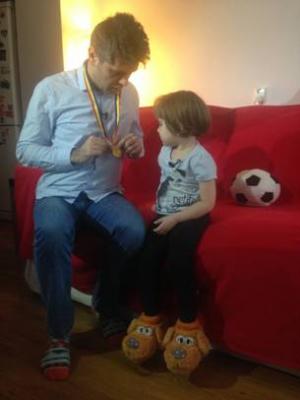 Daniel Osmanovici este susținut în ”Maraton pentru Kassandra” de fetița lui