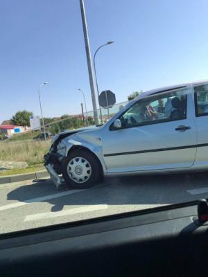 Două handbaliste din Brazilia, rănite într-un accident pe DN 1, în Şelimbăr. Maşina în care se aflau a fost lovită în plin de o şoferiţă olandeză!