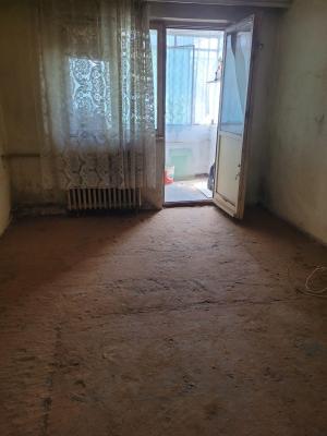 Un apartament scos la vânzare în Brăila face senzație pe Facebook: "Cred că și gândacii poartă mască aici"