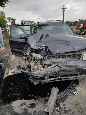 Accident între două maşini, pe un drum din Satu Mare. Trei persoane au ajuns la spital. Un copil, printre pasagerii unuia dintre autoturisme