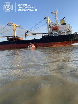 O navă de marfă a lovit o mină marină în Delta Dunării. Două persoane aflate la bord au fost rănite, potrivit Ucrainei